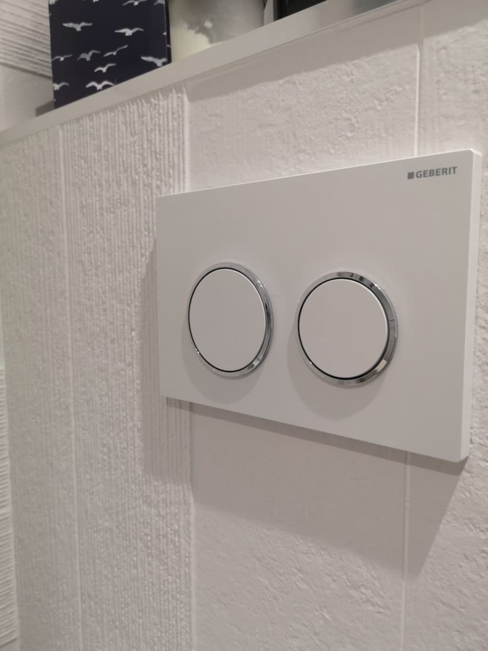 bathroom for 1970s home